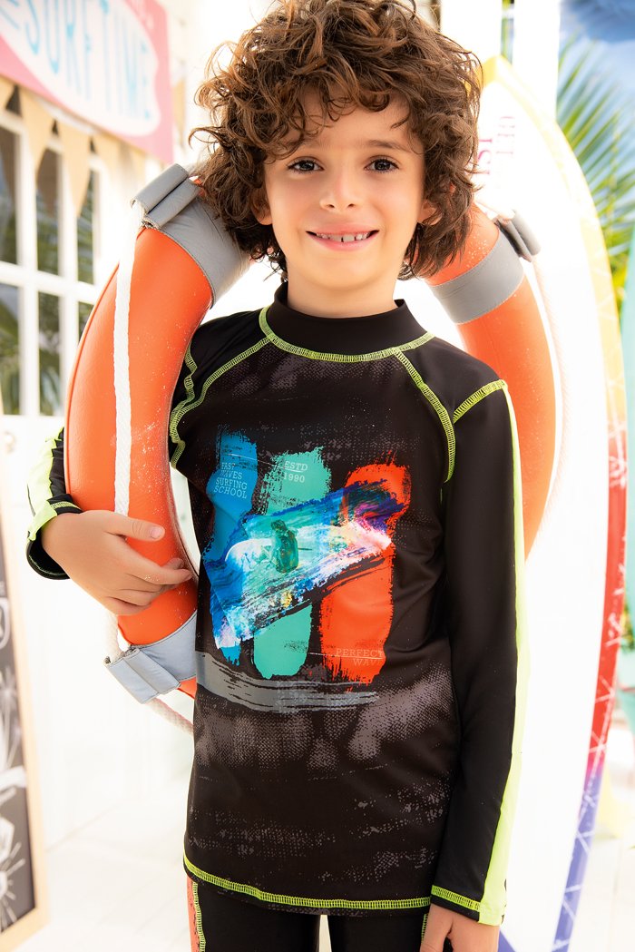 Vestido de baño dos piezas manga larga, para niño, con estampado arte de surfista / Ref 719